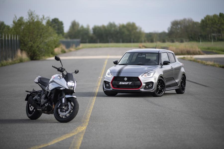  Suzuki Swift Sport Katana 2019 года  (фото 1 из 15)